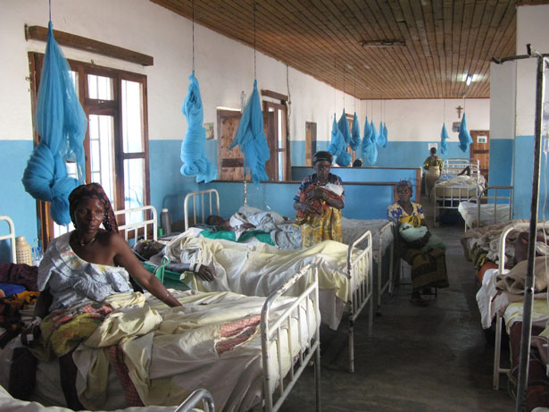 African-Maternity-Ward