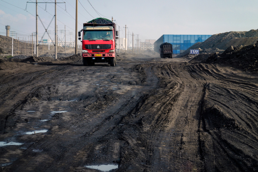 Click to view full size Wuhai City Coal Truck