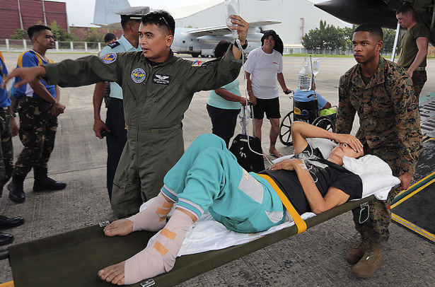 USMC-Haiyan-relief