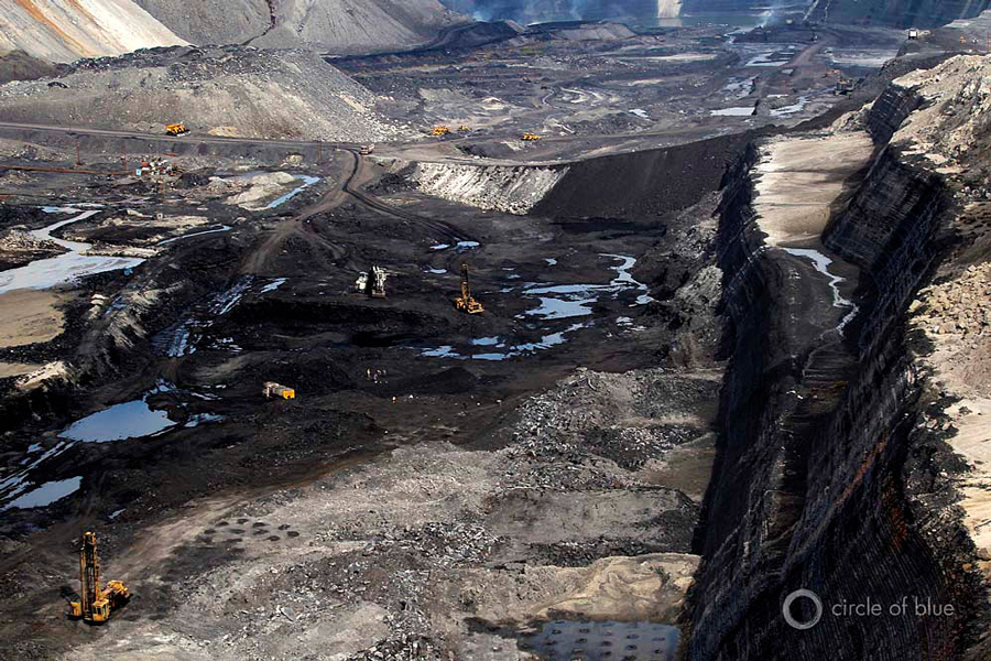 Click to view full size AParker_India_Coal_MG_8267
