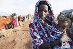 Refugee-Woman-with-Child