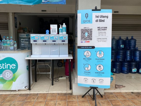 Qyos refill dispenser