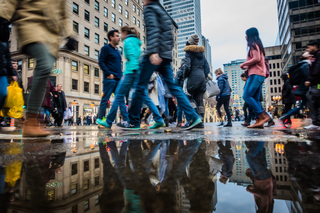 Montreal,,Canada,-,November,25,,2017.,People,With,Motion,Blur