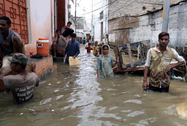 Karachi,,Pakistan,-,Aug,22:,Residents,Are,Facing,Difficulties,Due