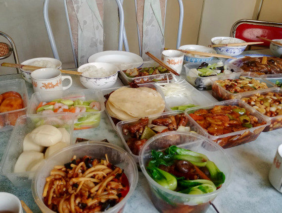A,Spread,Of,Takeout,Chinese,Food,From,A,Restaurant,In