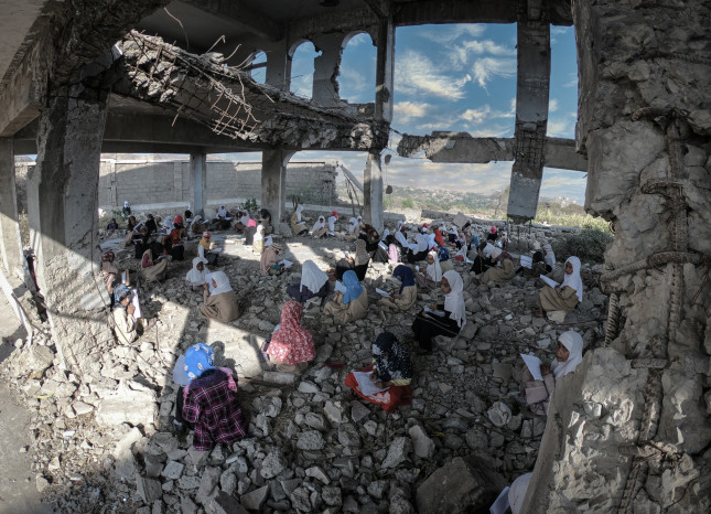Taiz,Yemen,-,27,Dec,2018,:yemeni,Children,Study,Inside