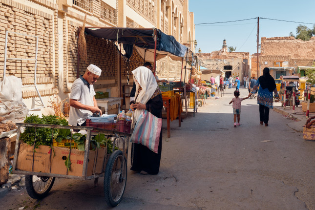 Tunisia,,October,10/2019,Tunisian,Traditional,Market,,Woman,In,Traditional,Clothes