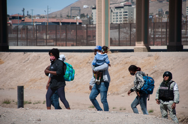 Juárez,,Chihuahua,,México,12-03-2021,Familia,Migrante,Intenta,Cruzar,A,Estados