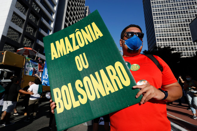 Sao,Paulo,,Sp,,Brazil,-,July,24,,2021:,Man,Holds