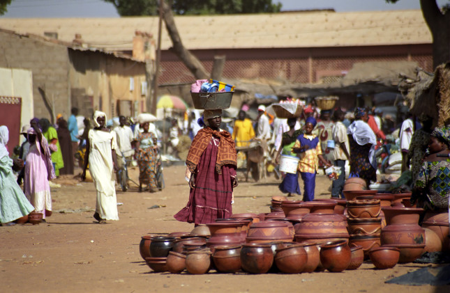 Segou,,Mali,-,January,16:,Fulani,Woman,Visits,The,Market
