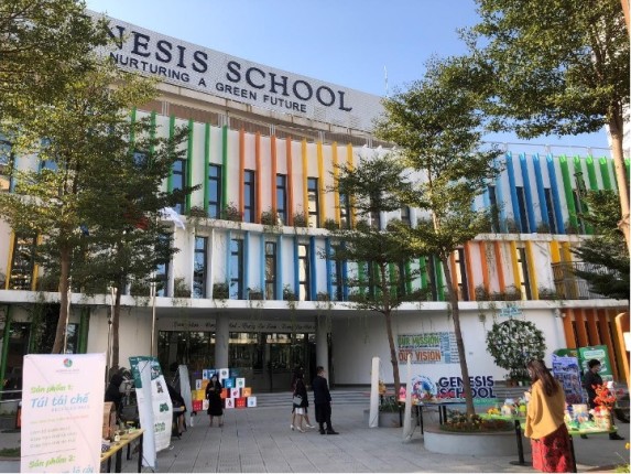 Teachers and students at the Genesis School preparing for the First Zero Waste School Festival, courtesy of the Vietnam Zero Waste Alliance