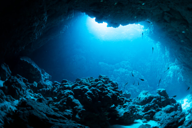 Rays,Of,Sunlight,Into,The,Underwater,Cave